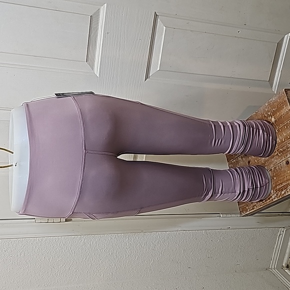 Legend and 90°Degree Leggings - Picture 4 of 13